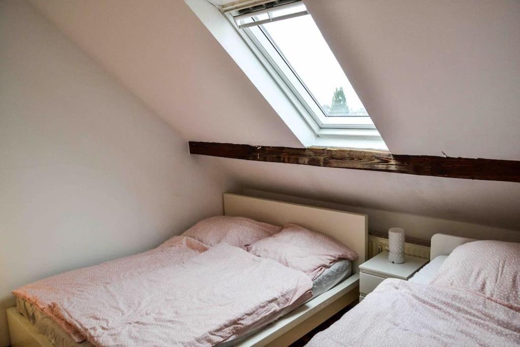 Schoene Dachgeschosswohnung Nahe Koeln Colónia Exterior foto