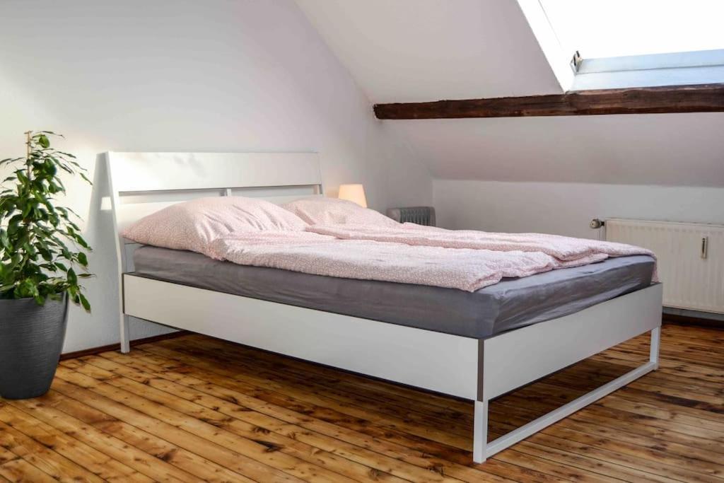 Schoene Dachgeschosswohnung Nahe Koeln Colónia Exterior foto